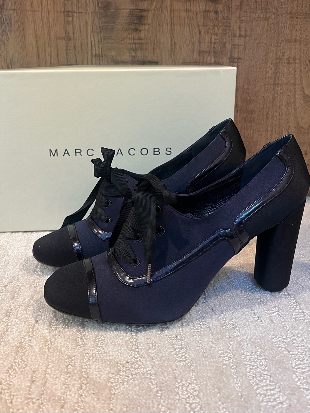 Marc Jacobs Navy Lace-Up Oxford Block Heel Pumps New in Box